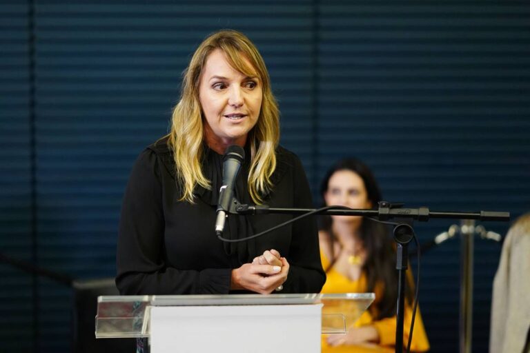 Dino afastou ex-assessora de Lira de função específica na Câmara; veja dino-afastou-ex-assessora-de-lira-de-funcao-especifica-na-camara;-veja