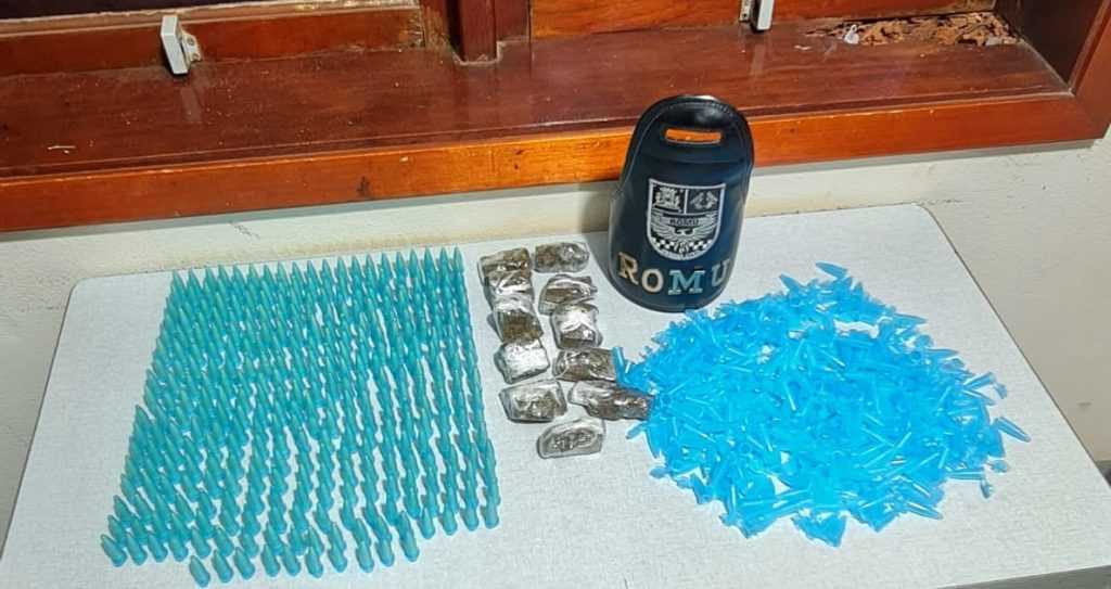 drogas:-briga-de-casal-faz-gcm-descobrir-drogas-em-residencia