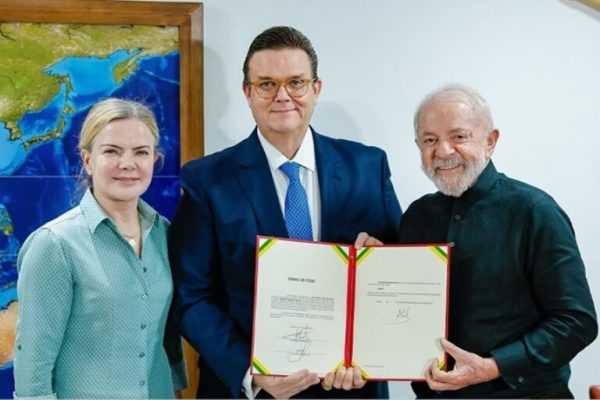 novo-ministro-encontra-lula,-mas-reuniao-sobre-inss-fica-para-depois