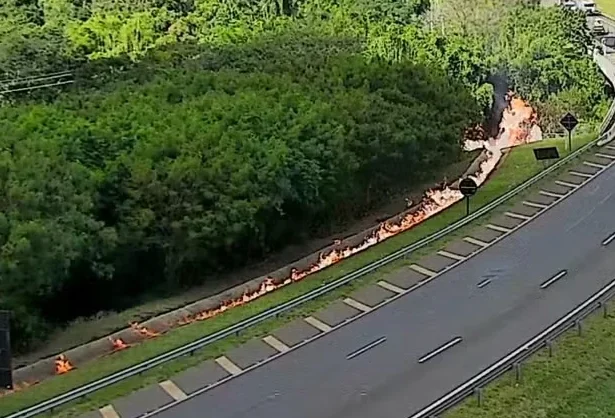 Acidente com carreta bitrem carregada de etanol interdita pista em Paulínia acidente-com-carreta-bitrem-carregada-de-etanol-interdita-rodovia-em-paulinia