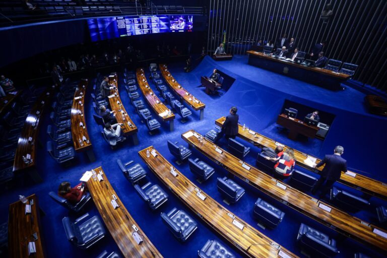 Senadores do PT e do MDB usaram dinheiro público para bancar vinhos, drinks e cerveja senadores-do-pt-e-do-mdb-usaram-dinheiro-publico-para-bancar-vinhos,-drinks-e-cerveja