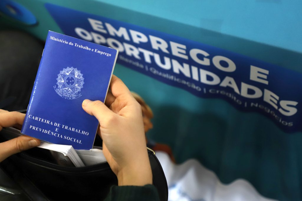grupo-toniato-esta-com-100-vagas-abertas,-confira