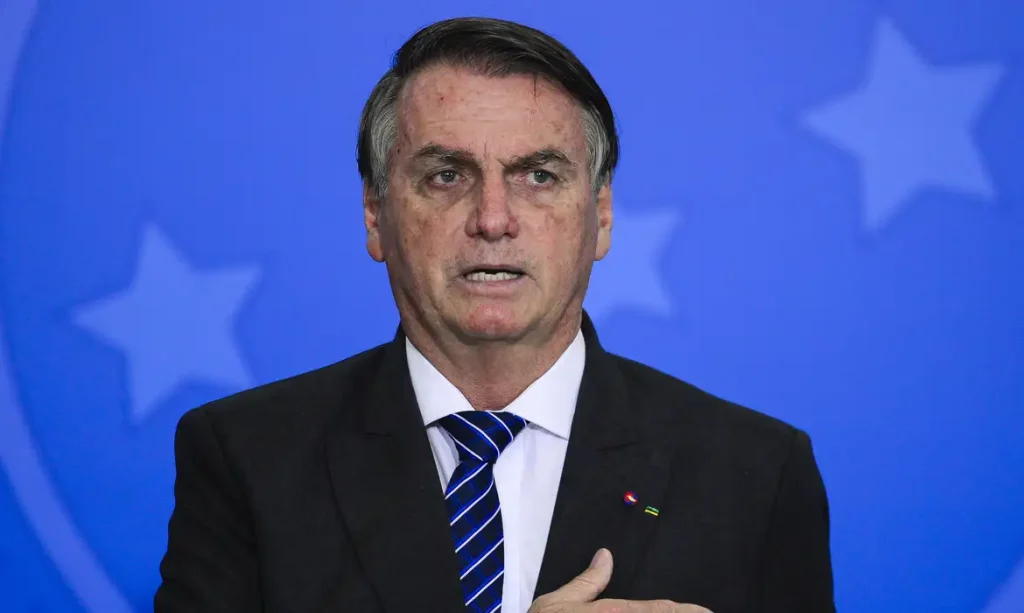 bolsonaro-e-alvo-de-buscas-da-pf-e-passara-a-usar-tornozeleira