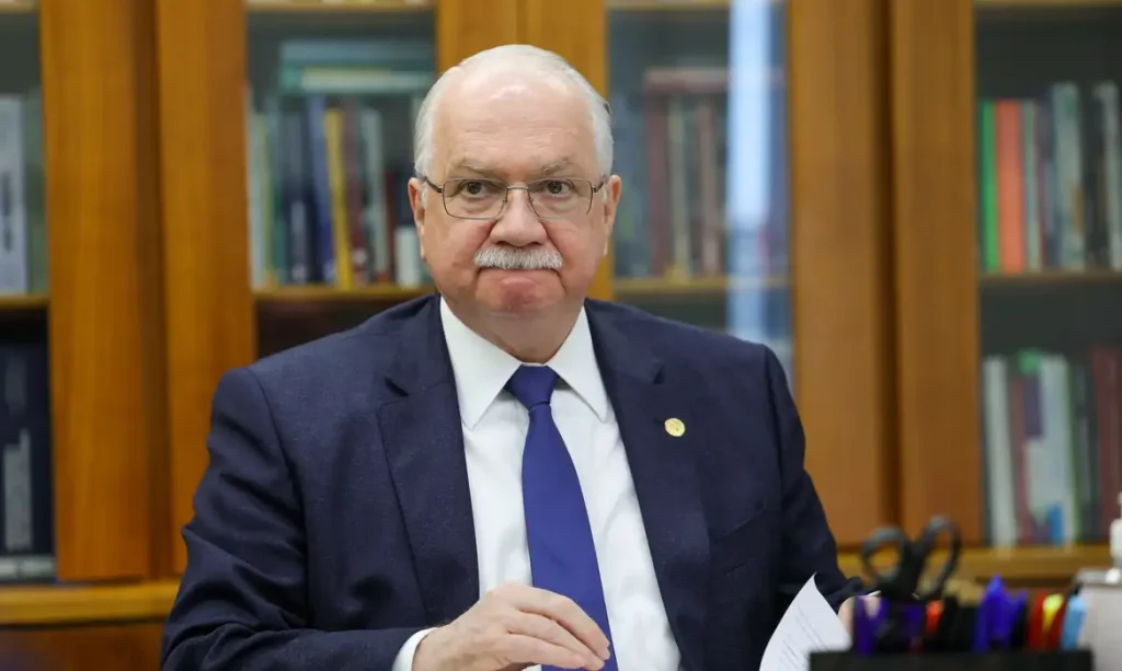 edson-fachin-e-eleito-presidente-do-stf;-moraes-sera-o-vice