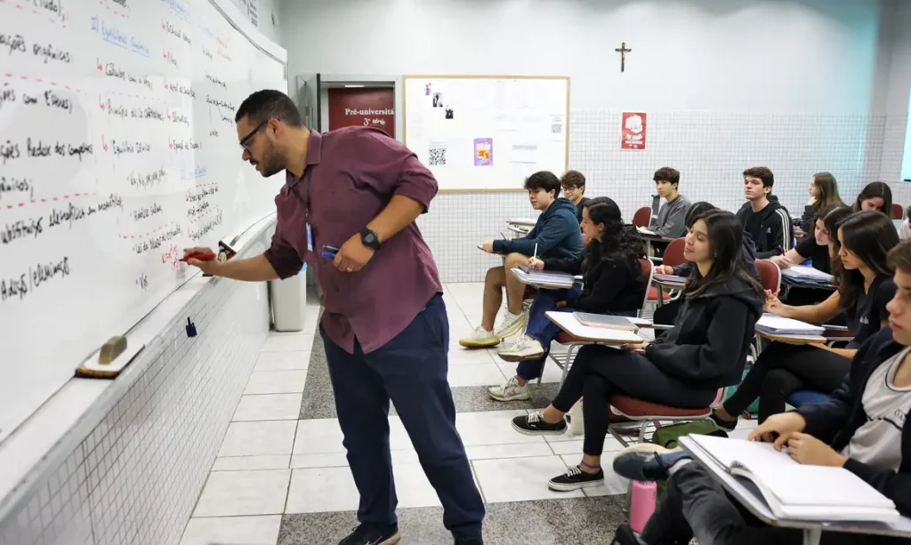 numero-de-professores-temporarios-no-brasil-e-maior-que-na-ocde