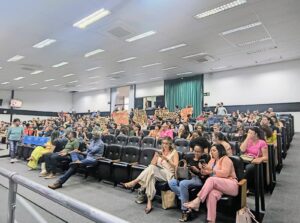 grupo-de-servidores-realiza-paralisacao-em-paulinia