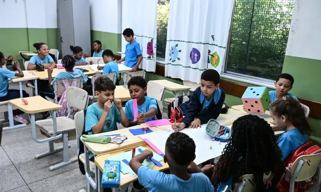 governo-fixa-em-r$-5,1-mil-novo-piso-nacional-do-magisterio