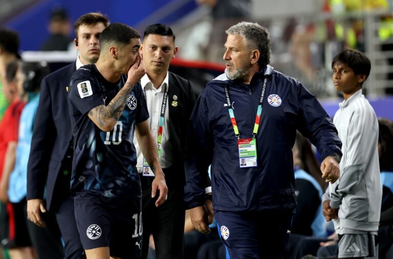 protocolo-vini-jr:-jogador-do-paraguai-e-o-1o-expulso-na-copa-do-mundo