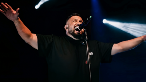 cantor-fernandinho-se-apresenta-na-marcha-para-jesus-2026-em-paulinia-no-dia-30-de-julho