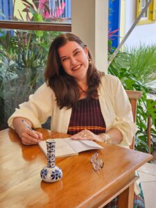 autora-que-atua-em-paulinia-estreia-na-flip-com-livro-sobre-identidade-e-universo-feminino