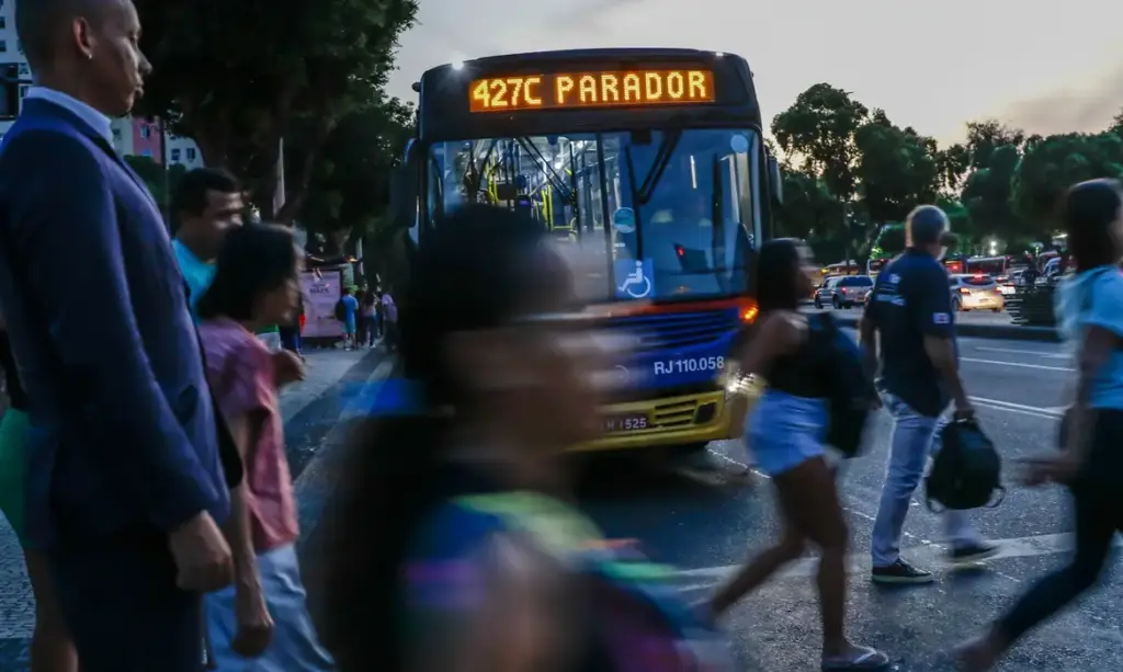 Pesquisa aponta que solidão e exaustão ampliam abstenção nas urnas pesquisa-aponta-que-solidao-e-exaustao-ampliam-abstencao-nas-urnas