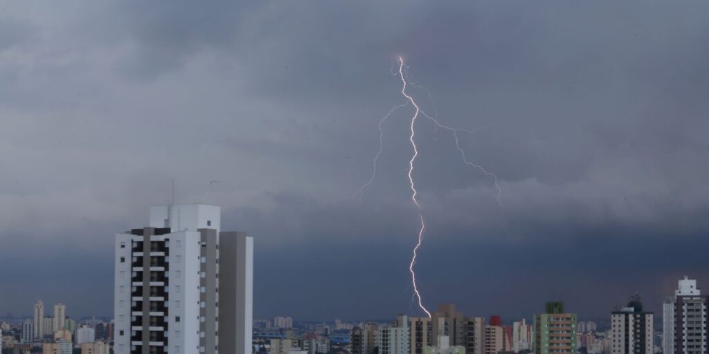 São Paulo terá mais chuvas fortes no final da tarde desta quinta (15) sao-paulo-tera-mais-chuvas-fortes-no-fim-da-tarde-desta-quinta-(15)