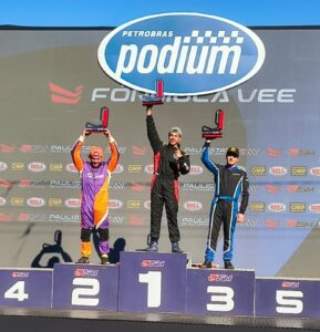 Piloto de Paulínia vence duas provas da Fórmula Vee em estreia em Cascavel piloto-de-paulinia-vence-duas-provas-da-formula-vee-em-estreia-em-cascavel